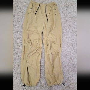 Kahiki parachute pants